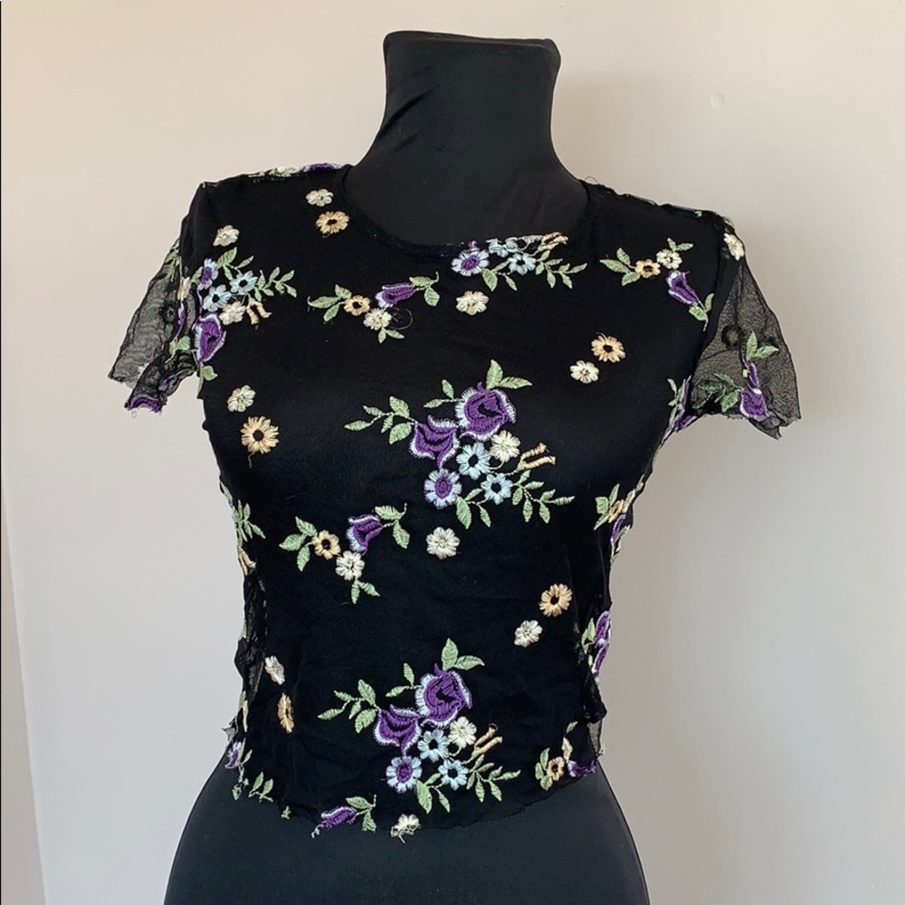 Mesh crop shirt